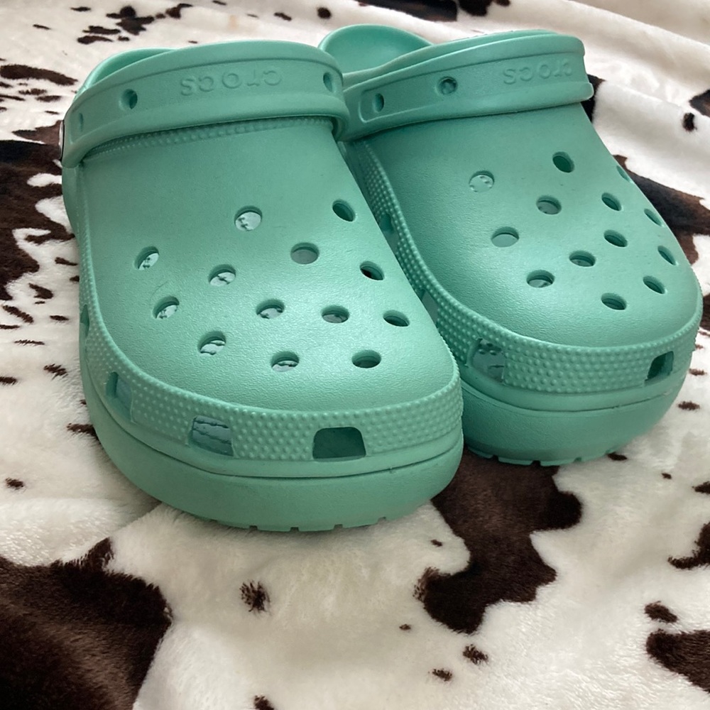 Crocs teal